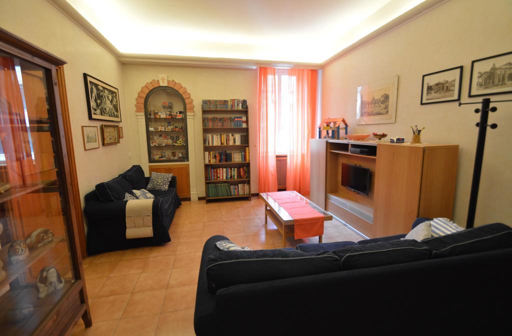Casa Vacanze Zio Gionni ローマ エクステリア 写真
